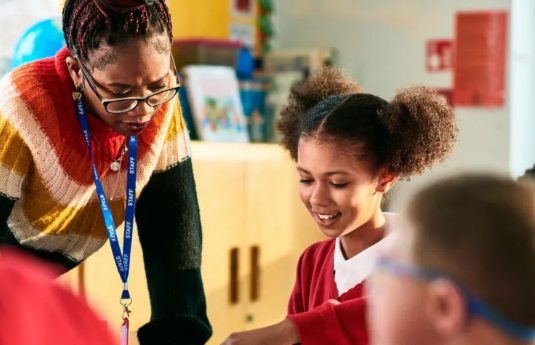 菲利普森表示新的 Ofsted 成績單將幫助陷入困境的學校